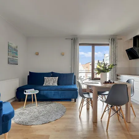 Apart-hotel Aura Island Riverside & Parking By Downtown 3*