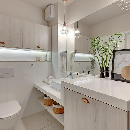 Apart-hotel Aura Island Riverside & Parking By Downtown 3*