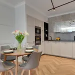 Aura Island Riverside & Parking By Downtown 3*