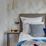 Aura Island Riverside & Parking By Downtown 3*