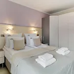 Aura Island Riverside & Parking By Downtown 3*