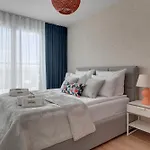 Aura Island Riverside & Parking By Downtown Apartmanhotel