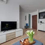 Apartmanhotel Aura Island Riverside & Parking By Downtown