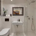 Aura Island Riverside & Parking By Downtown Apartmanhotel 3*