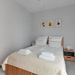 Apartmanhotel Aura Island Riverside & Parking By Downtown