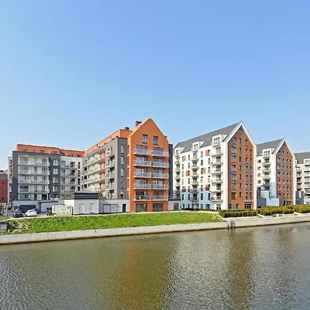 Aura Island Riverside & Parking By Downtown Apart Otel