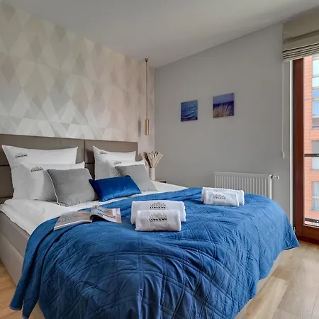 Апарт-отель Aura Island Riverside & Parking By Downtown 4*