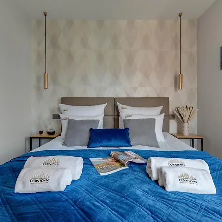 Aura Island Riverside & Parking By Downtown Apart Otel