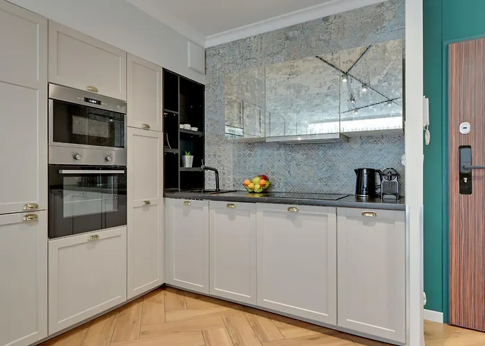 Апарт-отель Aura Island Riverside & Parking By Downtown 4*