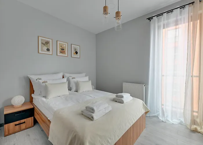 Апарт-отель Aura Island Riverside & Parking By Downtown Гданьск