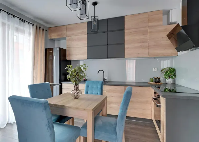 Aura Island Riverside & Parking By Downtown Апарт-отель 4*