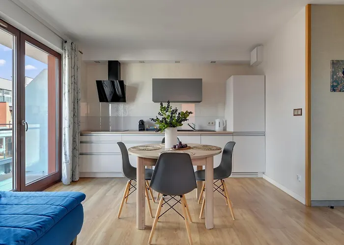 Апарт-отель Aura Island Riverside & Parking By Downtown 4*