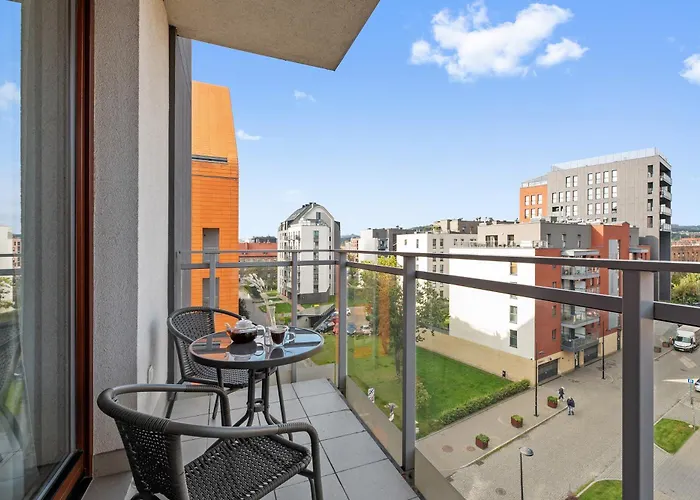 Апарт-отель Aura Island Riverside & Parking By Downtown