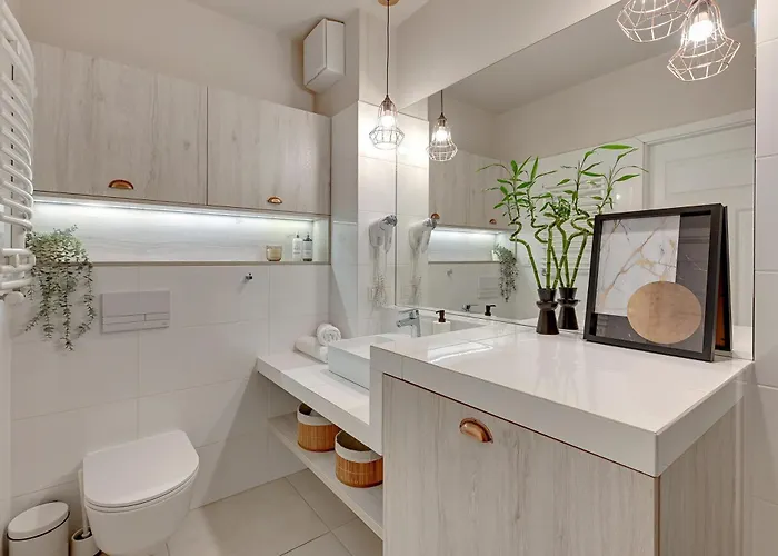 Апарт-отель Aura Island Riverside & Parking By Downtown 4*